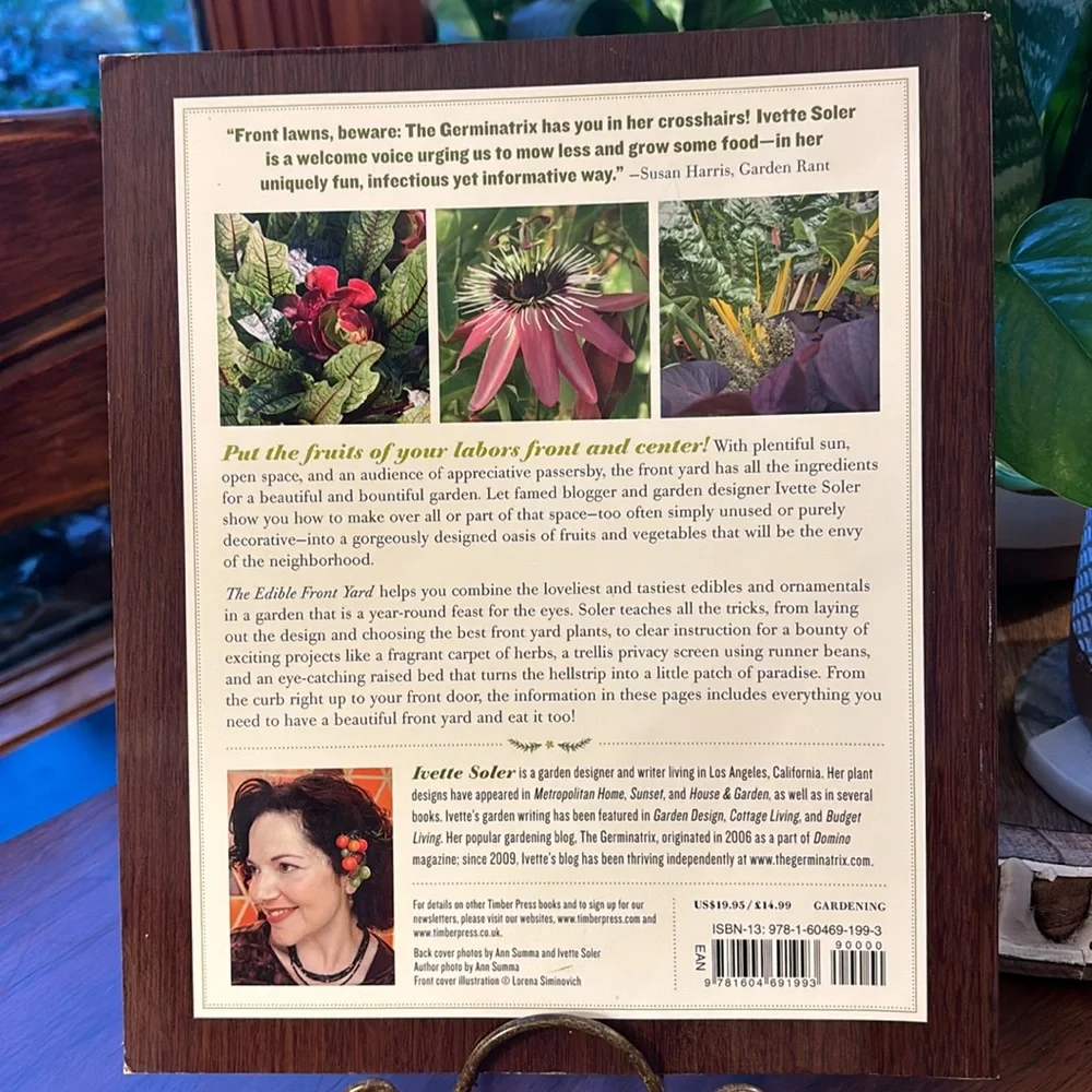 The Edible Front Yard. The Mow Less, Grow More Plan for a Bountiful Garden - Picture 2 of 16